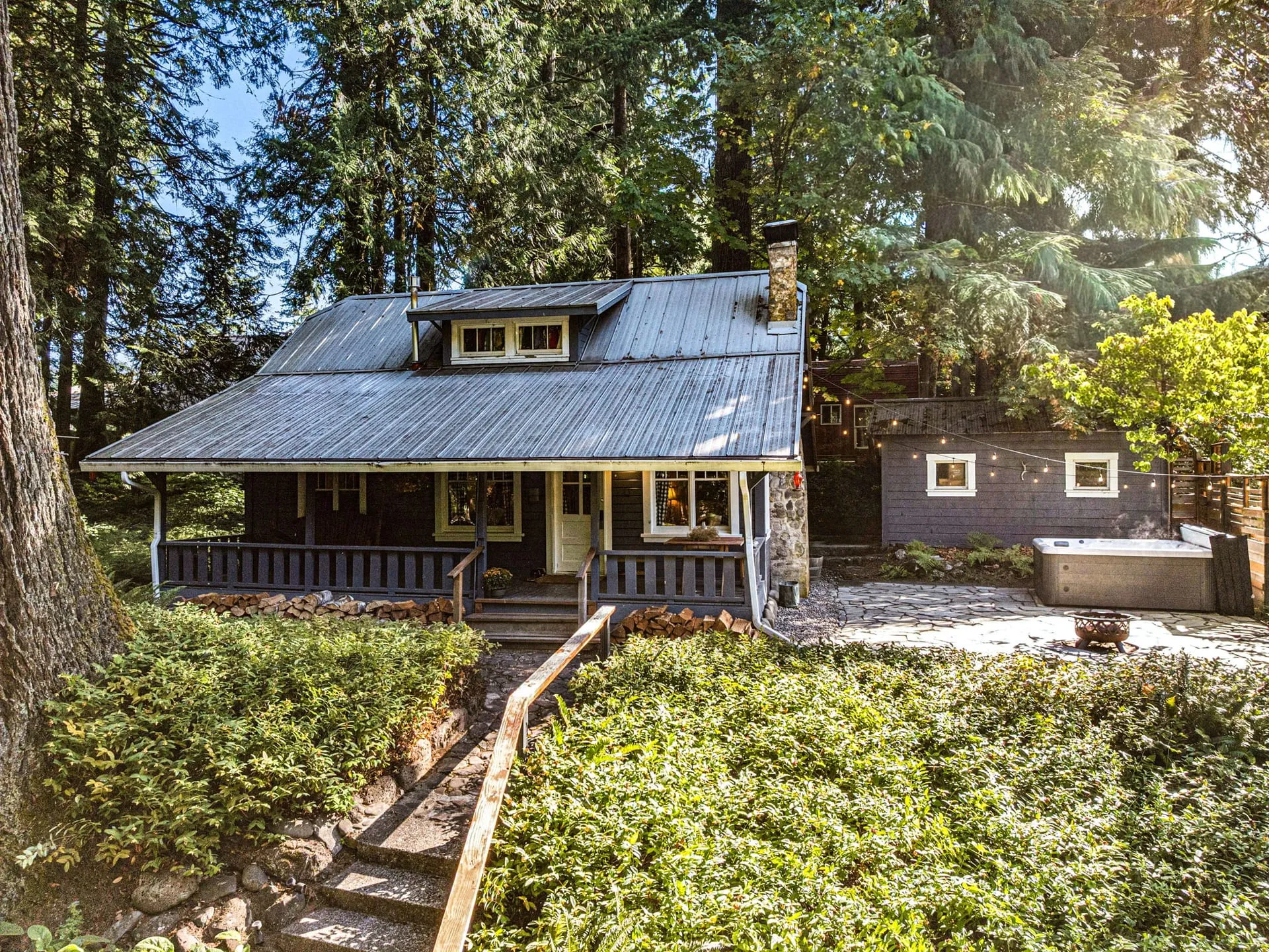 Front steps up to the covered porch